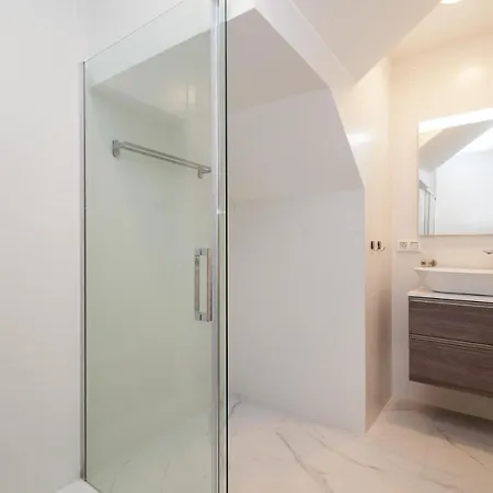 200m² New B With Private, Heated Pool And Amazing Ocean View. * 阿德耶