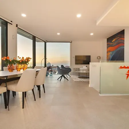 Villa 200m² New B With Private, Heated Pool And Amazing Ocean View. Costa Adeje (Tenerife)